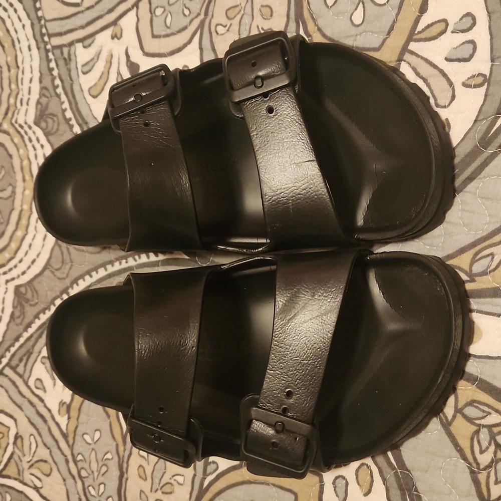 UNISEX Birkenstock Black Sandals LIKE NEW L10/M8